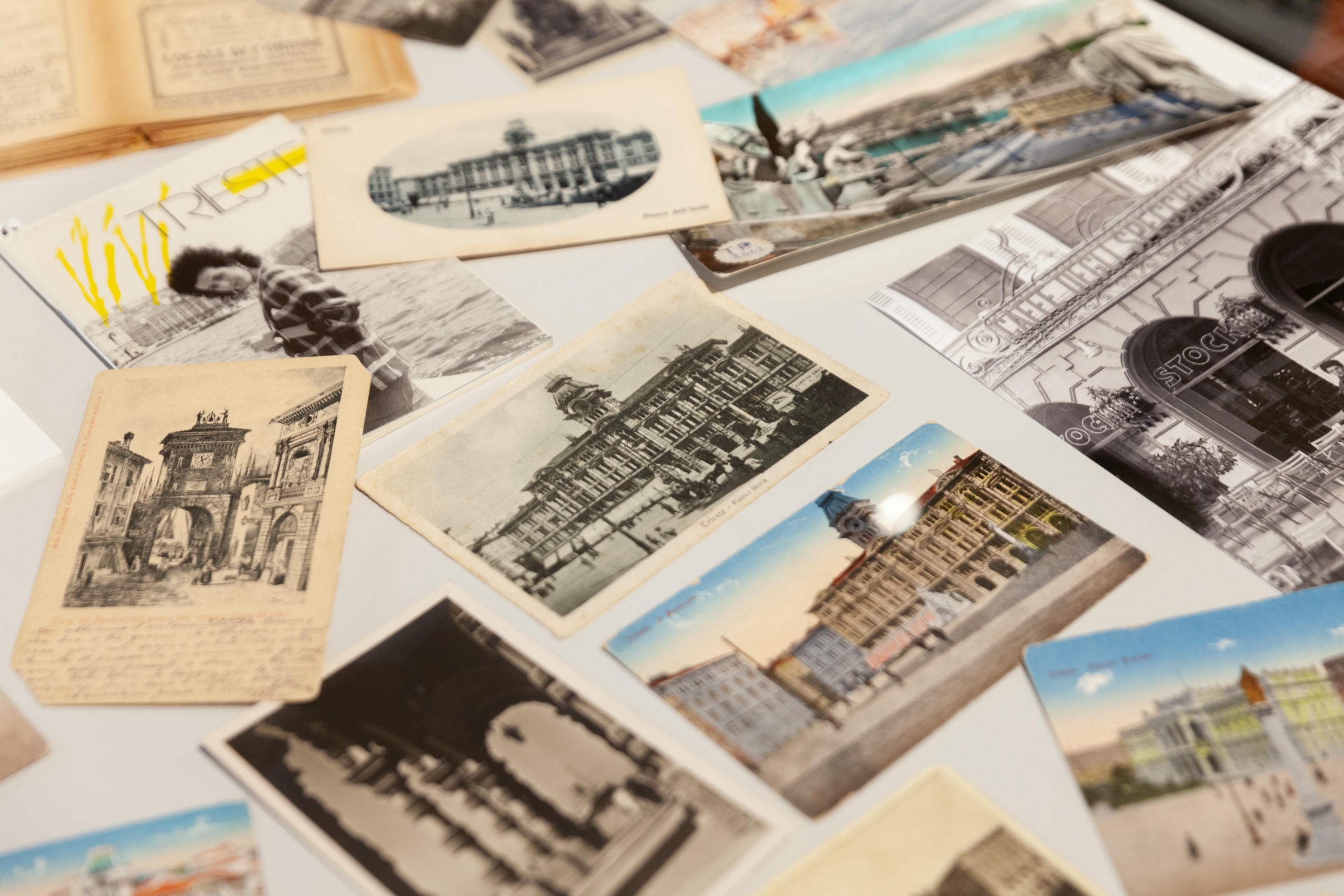 Tracce Di Parole Exhibit Around 21